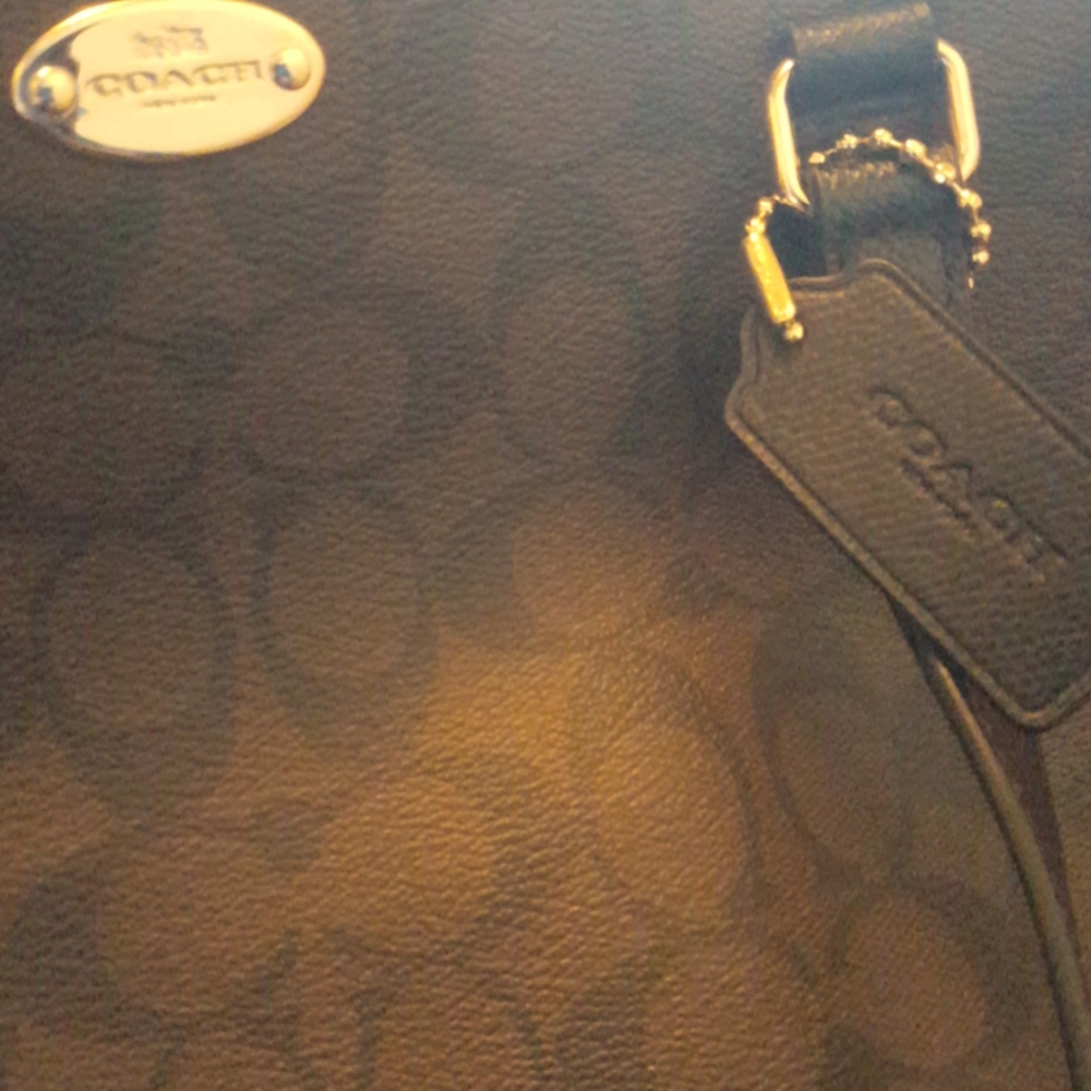 Classic Coach Purse - Picture 2 of 6